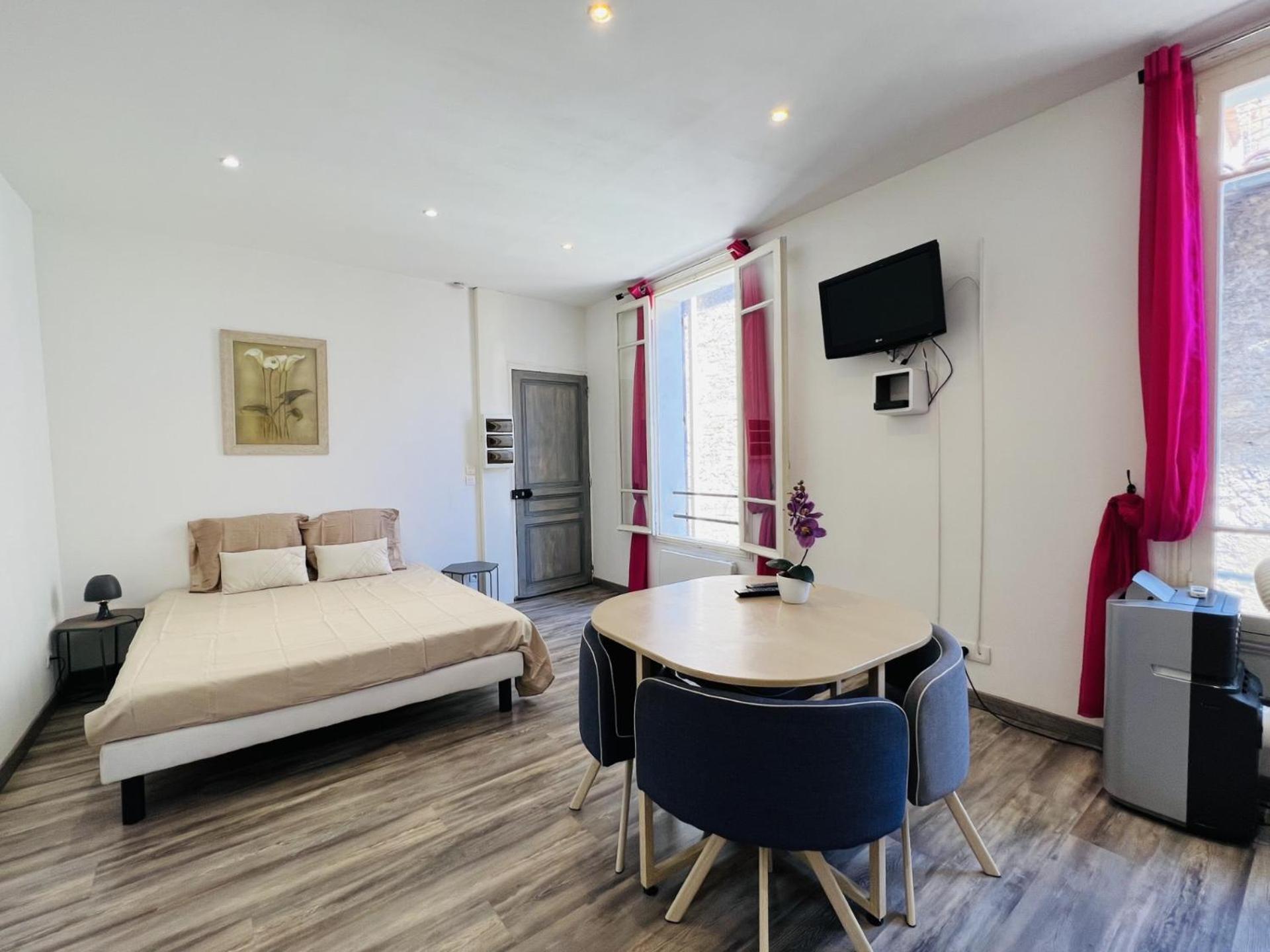 L'Ancienne Berlingotiere Apartment Pezenas Bagian luar foto